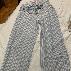 Light pants  good for the beach